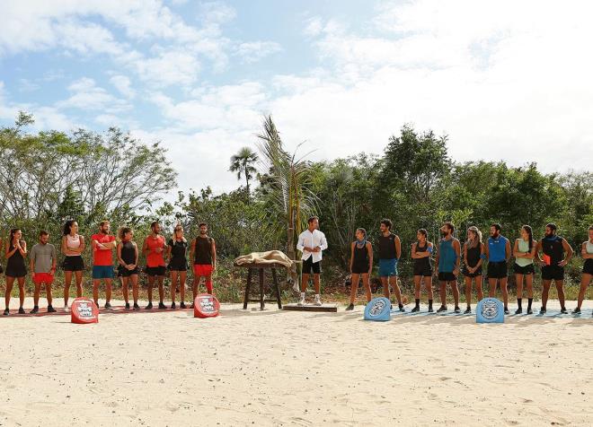 Survivor 2021'de nller ve gnlller takm yeni bir dl oyunu iin kar karya geldi. Kazanan takmn patates presi ve patlcanl kfte yedii dn akamki blmde Survivor, reytinglerde hsrana urad.  <br>  te perembe gn reyting sonular...