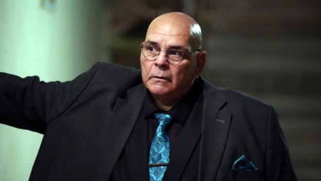 Sosyal medya hesabndan yapt paylamda ztekin "CAT IKARMAYIN! SEKSENLERDE'YM. Seksenler'den ayrldm eklinde yaplan aslsz haberlere inanmayn. Fehmi yeni sezonda da her zamanki gibi sizlerle olacak." ifadelerini kullanmt.