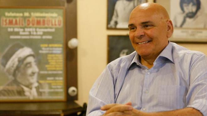 dlleri    1988, Altan Erbulak dlleri, En yi Oyuncu  1995, smail Dmbll dlleri, Yln En Baarl Oyuncusu  2003, Afife Tiyatro dlleri, Komedi ve mzikal dalnda En yi Yardmc Erkek Oyuncu  2010, KALDER (Kalite Dernei) En Kaliteli Sanat dl  2010, Ayakl Gazete "Yln En yi Yardmc Erkek Oyuncusu"  2011, Yln Nasrettin Hocas