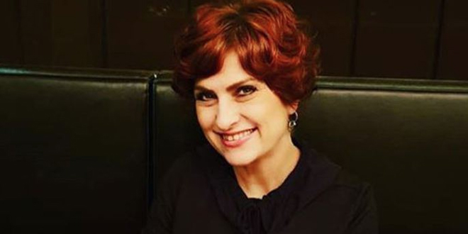 ?Torunuyla olan o fotoraf grdnz m??    Tutkun, unlar syledi: Ya siz Tayyip Bey?in torunuyla olan o fotoraf grdnz m? O kadar gzel bir fotoraf ki, akas zendim. nk ben hayatmda hi byle bir ey yaamadm.  Aslnda ayn fotoraf, yanl hatrlamyorsam babamn lm yldnmyd, paylamtm ben. O kare bir kez daha karma knca yine paylaaym dedim.