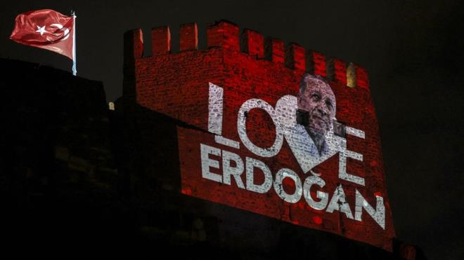 ABD`de Trkiye`yi karalamay hedefleyen reklamn arkasndan Fetullah Terr rgt (FET) ile ilikili "Advocates of Silenced Turkey" adl organizasyon kmt.