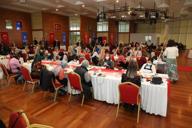 Normalde 10?ar 20?er kiilik gruplar halinde yaplan etkinlik, 130 kadnn katlmyla Trkiye?nin en byk workshopuna dnt.