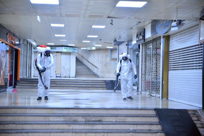 Ayrca bu srete Bursa genelinde hafta ii ve hafta sonu kurulan pazar yerlerinde, metro duraklar ve camilerde yaklak 70 bin adet cretsiz maske datld.