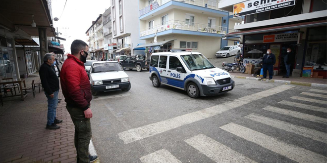 le sakinlerinden Fatma Kldan da koronavirse yakalanma korkusundan uzak mutlu bir hayat srdklerini dile getirdi. lenin bu baarsnn srrnn temizlik olduunu anlatan Kldan, "Burada herkes temizlie dikkat ediyor. Maskeler takl. Krmz kentleri ve ileleri grlnce zlyorum. Biz Allah`a kr masmaviyiz. Ev ziyaretlerini de braktk. Arkadalarmzla kap nlerinde uzaktan konuarak hasret gideriyoruz. Burada organik de besleniyoruz." szlerine yer verdi.