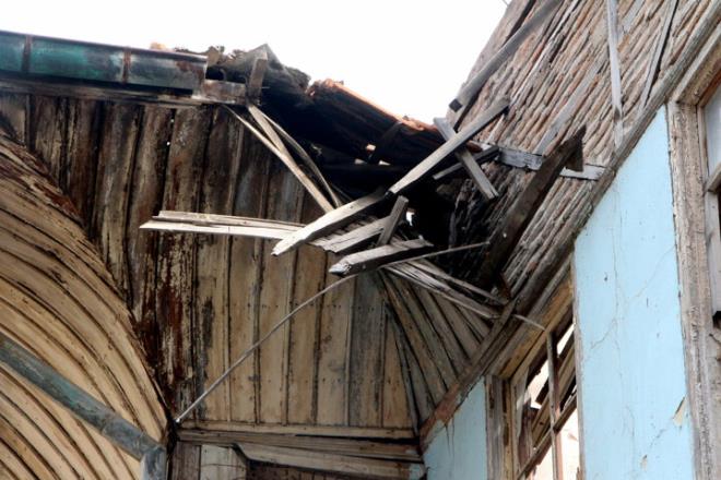 Adana Bykehir Belediyesi yetkilileri, binann sahibine 4 yldr ulaamadklarn kaydetti. Yetkililer, binann tapuda en soyadna mensup kiiler adna kaytl olduunu saptadklarn, ancak yaptklar aratrmada bir sonuca ulaamaynca restorasyon almalarn balatamadklarn ifade etti.