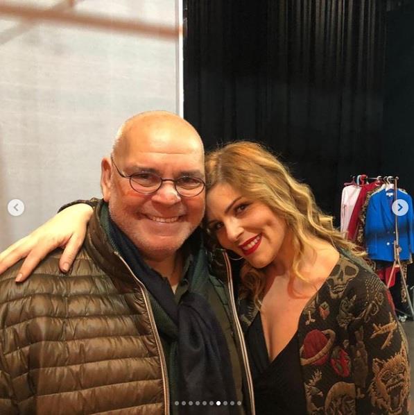 Bugn bir hafta oldu, zlediklerinin, ustalarnn, dostlarnn yanna geli. Daha ne ok an biriktirip, yaananlara glp geecektik, sen yine bana akllar verecektin ben 'offf baba yaaa' diye marklk yapacaktm. Fazla erken deil miydi bu didimeleri brakp gitmek iin? Sen benim ilk akm, kahramanm, hayran olduum dayanamdn.