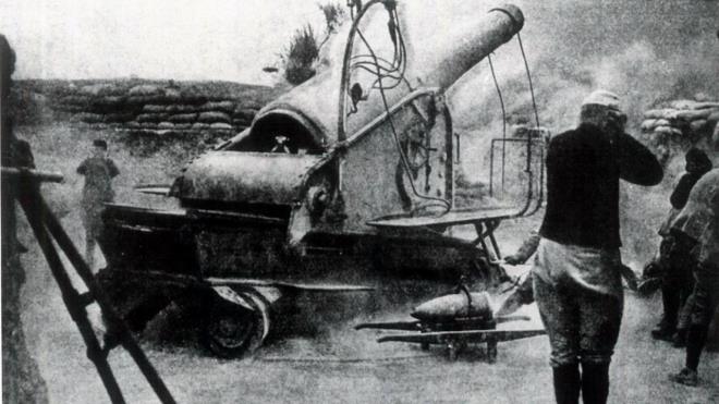 Zaman zaman at srtnda, bazen de develerle kt imkanlarla anakkale, Yemen-Hicaz, Suriye, Irak, Kafkas, Makedonya, Romanya ve Sina-Filistin cephelerinde mhimmat tayan Trk ordusuna, at arabalaryla kadnlar da destek oluyor.