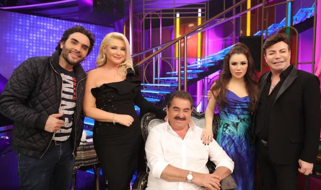 Star?da yaynlanan ve her Cumartesi seyircisini ekran bana kilitleyen   ?bo Show?, yine keyif dolu bir blmle ekrana geliyor.