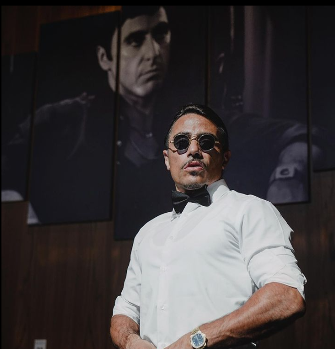 Elon Musk, Kamala Harris gibi pek ok nlye ait Twitter postlarnn satld Valuables isimli bir platformda dnyann ilk tweet'i 2.5 milyon dolara alc bulmutu.