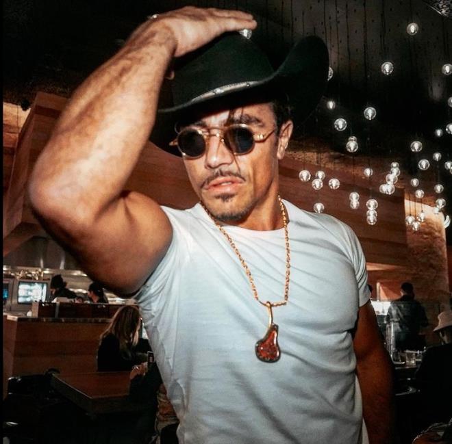 Nusret Gke altn kapl etler videosunun tweetini 6 bin dolara satt.