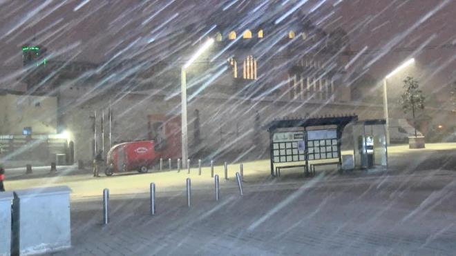 Bir anda bastran kar, ehrin baz blgelerini beyaza brd. Ya zellikle yksek kesimlerde etkili oldu.