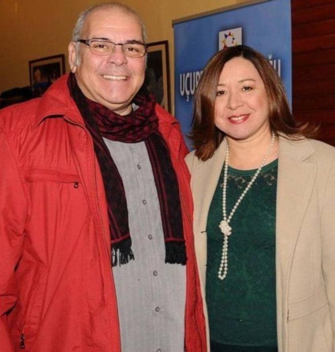 "Telefonum genelde sessizde. Ancak kendimi biraz toparladm anlarda dnebiliyorum sizlere. Fakat dostlarla yaplan her yeni bir konuma akm kaybettiim kabus gibi o 10 dakikaya gtryor beni. Mesajlarnzn ounu henz okuyamadm bile. Ama kendimi bir an nce toparlamam gerekiyor, biliyorum."