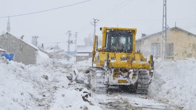 l merkezine 47 kilometre uzaklktaki Bakent kynde yaayan dris Akboa, akam saatlerinde 6 aylk olu Yusuf`un aniden rahatszlanmas zerine 112 Acil ar Merkezini arayarak yardm istedi.