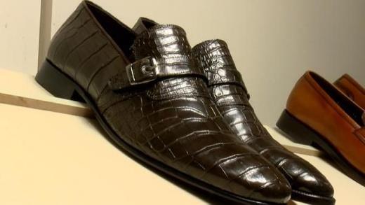 Szlerinin devamnda Yaln "Bizim mottomuz ayanza salk. Bu mottoyla Avrupa'dan Asya'ya, Afrika'dan Arap lkelerine 'Made in Trkiye' etiketiyle rnlerimizi pazarlyoruz. u anda Trkiye'de maazalarda satlan ayakkablarmzn fiyat 370 lira ile 420 lira arasnda deiiyor" ifadelerini kulland.