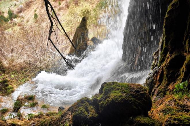 Hackodal Kocabor elalesi?nin yeilliin iine gizlenmi, etrafnn ormanlarla evrili olduunu syleyen doa fotorafs Mehmet Gren, ?Gksun esiz tabiat varlklar ile bezenmi. Yeili, doas, ormanlar, tertemiz sular ve havasyla blgenin adeta akcieri, soluklanma merkezidir. Hackodal Mahallesi Cdden ve Hancer kanyonlarnn tam ortasnda gizlenmi doa harikas bir yerdir. Buras aalarn arasna saklanm gizli cennet ve insan burada huzur buluyor? dedi.