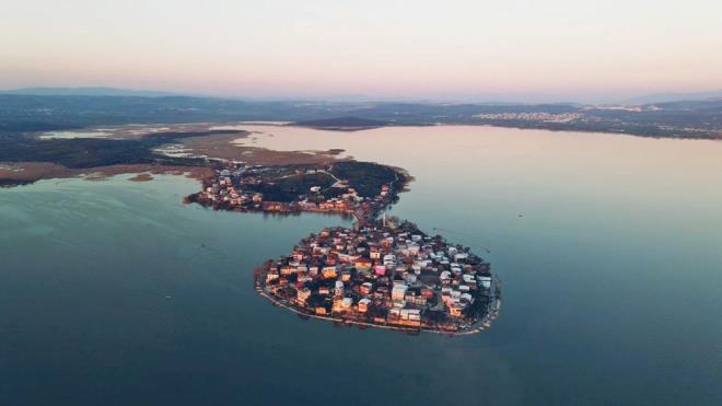 O anlar doa ve yaban hayat fotorafs Samet Asutay tarafndan drone ile kayt altna alnrken, ortaya birbirinden gzel manzaralar kt.