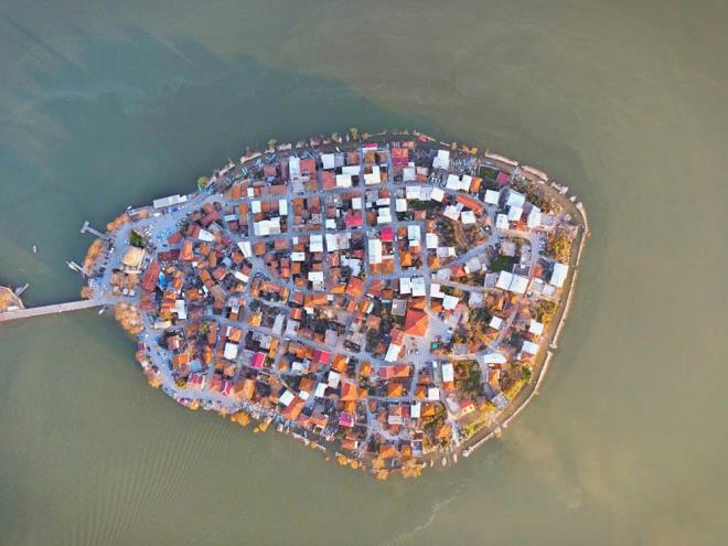 Bursa'da binlerce yllk gemii bulunan Glyaz ve Uluabat Gl, kstlamalar gelmeden yaad son hafta sonunda ziyareti aknna urad.