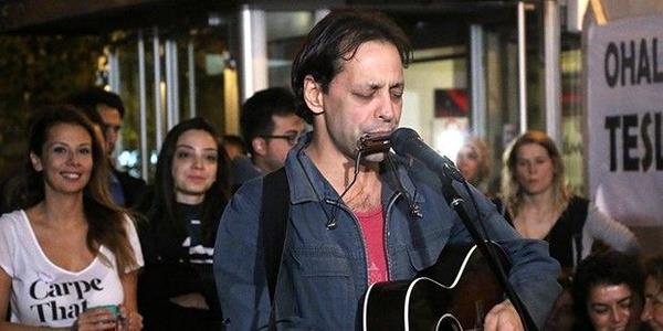 Tangze tarafndan "Senden Daha Gzel", "Oje", "Bu Akam", "Kpr Alt", "Ah", "Seni Kendime Sakladm", "Haberin Yok lyorum", "Bekle Dedi Gitti", "Melankoli", "Belki Alman Lazm" isimli arklarnn "O Ses Trkiye" ve "O Ses Trkiye ocuklar" programnda izinsiz kullanld belirtilmiti.