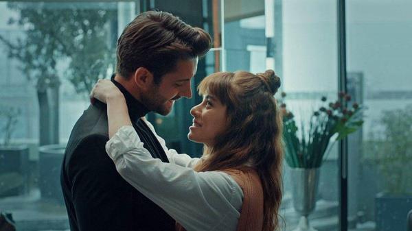 Barollerinde Hlya Avar, Mehmet Aslantu, Deniz akr'n yer ald Masumiyet altnc blmyle dn akam hsrana urad. lk blmnden itibaren ilk 10'a giremeyen Masumiyet, yine ilk 10'a girmeyi baaramad.