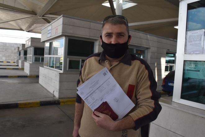 4 LKEDEN GELENLERE, KARANTNA UYGULAMASI LE GR ZN  Salk Bakanl?nn ubat aynda ald kararla mutant virsn grld ngiltere, Danimarka, Gney Afrika ve Brezilya'dan gelenler, son 72 saatte yaplan PCR testi belgesi ibraz etseler de 14 gnlk zorunlu karantinaya alnyor. Tm gmrklerde olduu gibi Kapkule Snr Kaps'nda da bu uygulama devam ediyor.