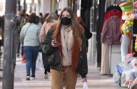 Salk Bakanl 14 ubat verilerine gre ?illere gre haftalk vaka says? risk haritasnda vaka oran 30,99 olan Eskiehir?de, aradan geen 47 gnde vaka says yaklak 12 kat artarak 358,90?a kt. Vakalardaki art Salk Bakanl'nn Hayat Eve Sar (HES) uygulamasndaki risk haritasna da yansd.