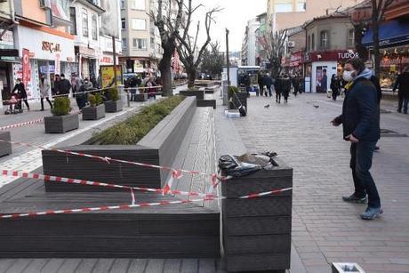 Salk Bakanl?nn verilerine gre, nfusu yaklak 220 bin olan Bilecik?te 100 bin kiide vaka oran 227,69?den 1 hafta da 340,62?ye ykseldi. Nfusu 580 bin olan Ktahya?da ise vaka oran 153,12 seviyesinden 190,57?ye kt.