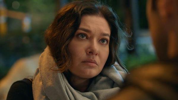 Fulya temize kp evine dnerken Sinan hapishaneden kard Arzu ile birlikte Zafer?i aramaya balad Kefaret'in son blm reytinglerde ykselie gese de zirve yarna katlamad.