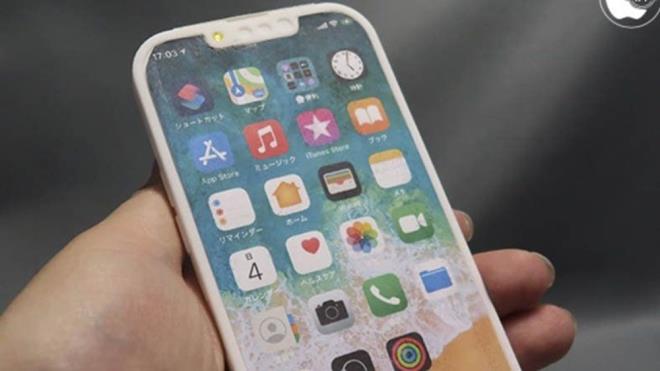 iPhone 12'de 38.83 milimetre olan entik yeni modelde 26.8 milimetreye kyor. Yani Apple'n eletirilere neden olan entii 1 santimetreden fazla klyor.    Ayrca 3D prototipe gre n kamerann yeri de deiiyor. Kamera entiin soluna alnyor.