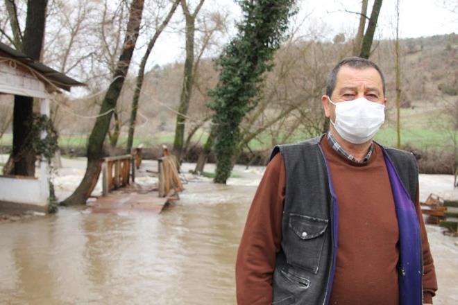 ''15 YILDIR BYLESN YAAMADIK''  Recep zdemir, 15 yldr byle takn yaamadklarn belirterek, ?letmemiz pandemiden dolay zarar grd. Bir de afetten dolay baya zarar grdk. 15 yl nce de byle takn yaamtk. Piknik alanmz, balk havuzlarmz, masa ve sandalyelerimiz selden zarar grd? dedi.