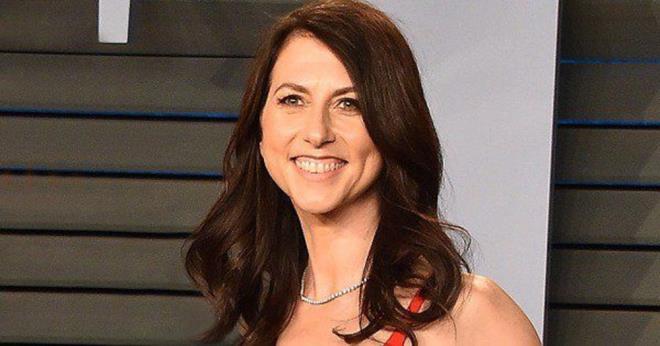 22- MACKENZE SCOTT: 53 MLYAR DOLAR  Teknoloji, Amazon (ABD)