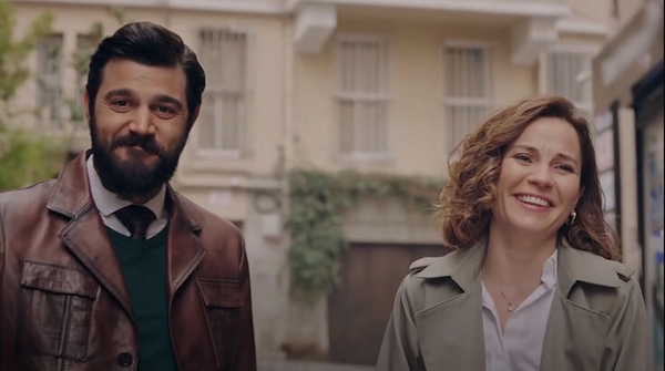 Tlin zen ve Burak Sevin'in Krmz Oda dizisine veda etmesinin ardndan iki nl oyuncunun diziye girmesiyle heyecan ykselmiti. nmzdeki haftalarda ise heyecan zirveye tanacak.