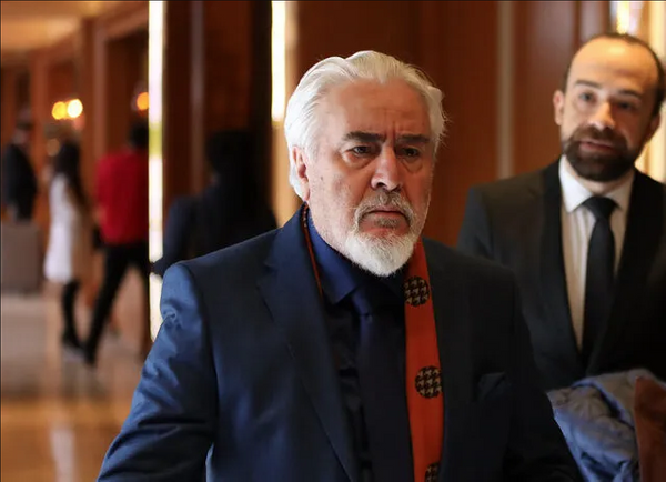 Birbirinden nl olan konuk oyuncularnn etkileyici hikyeleriyle izlenme rekorlar kran diziye son olarak usta oyuncu Uur Ycel katlyor.