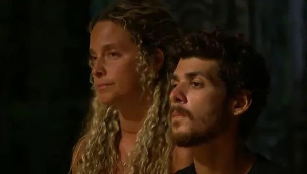 Acun, kural ihlali yapan dier yarmacnn ise layda olduunu aklayarak, "Sen Hanzade'ye bir yiyecek veriyorsun oyundan nce. Hanzade de bunu alyor. Bunlar kural ihlali olarak gryoruz ve sonular olacak" eklinde konutu.