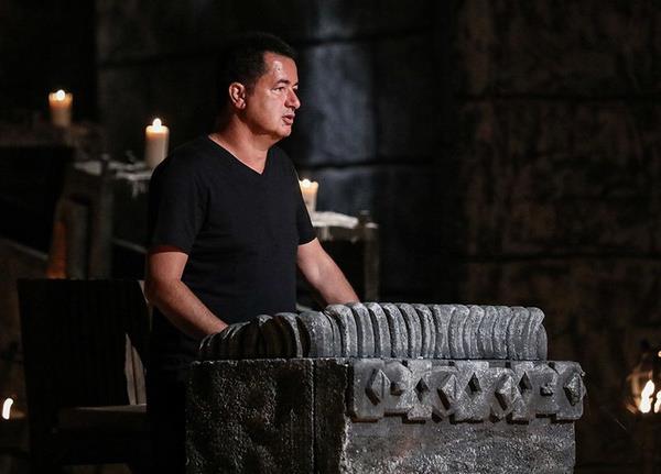 Acun Ilcal ise bu szlerin karsnda sert bir yant verdi. Ilcal, "ans eseri haberimiz oluyor ve reniyoruz. Az kald biz sulu kacaz. Yiyecek yada iecek temin ediyorlarsa bunu seyircimizle paylamak zorundayz. Biz bunu grmeseydik siz dier yarmaclara kar avantaj elde edecektiniz. Bu bizim ok kat kuralmz. Kural d yiyecek iecek temin etmisiniz. Ben bunu uyaryla gemem" ifadelerini kulland.