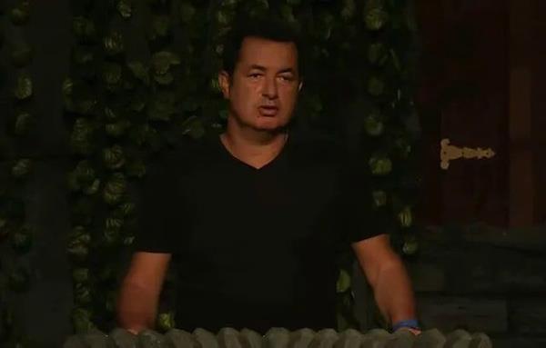 Acun Ilcal, Survivor'da gizlice yiyecek ve iecek temin eden 5 yarmacya verdikleri cezay aklad. Ilcal, "Frsat eitsizlii ve dier yarmaclara kar avantaj salad iin yaptrm uygulamak zorundayz. Aleyna Kalaycolu ve Aleyna alkan, layda, Hanzade ve Batuhan hepiniz er dlden yararlanamayacaksnz" dedi.