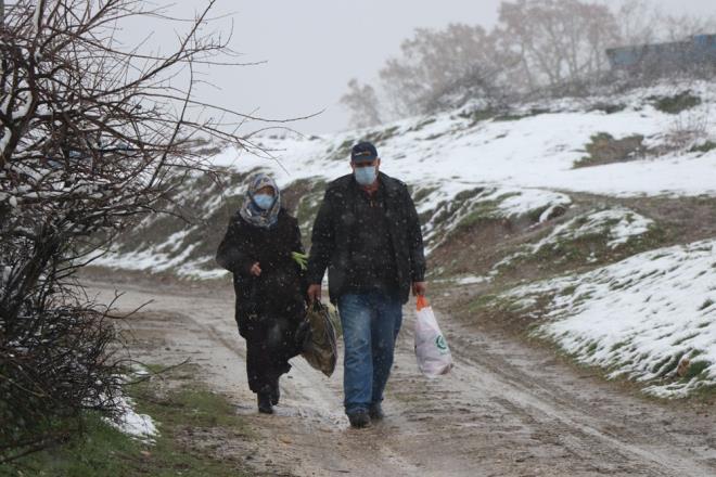 Mestan Batepe ise kar yann budaya ok iyi geldiini syleyerek, "Bizim buralara nisanda normalde kar yaar, 3-4 ylda bir ama bu kadar etkili olmuyor. En son 13 Nisan 1997'de bu kadar etkili oldu. O yldan sonra yad ama bu kadar etkili olmad" diye konutu.