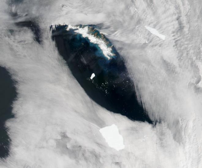 500 BN KLOMETRE KARE ALAN KEBLR    Tm Antarktika buz sahanlklarnn yzde  34'nn (yaklak yarm milyon kilometre kare), Antarktika Yarmadas'ndaki buz sahanlnn yzde 67'si dahil olmak zere, 4 derece civarndaki snma nedeniyle kme riski altnda olacan buldu.