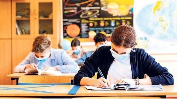 orum Valisi Mustafa ifti, yeni tip koronavirs (Kovid-19) ile mcadele kapsamnda kentte ana snf, ilkokul, 8 ve 12. snflar hari uzaktan eitime geildiini syledi.