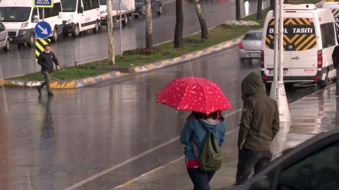 stanbul'da 3 gndr souk ve yal hava etkili oluyor.