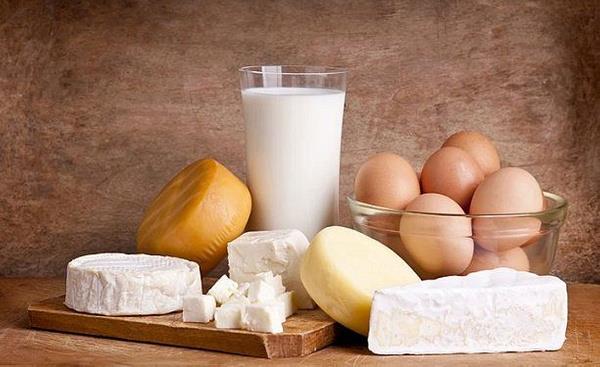 St ve st rnleri  <br>  Kemik geliimi denilince akla gelen st ve st rnleri D vitamini asndan zengindir. 1 bardak tam yal stte gnlk D vitamini ihtiyacnn %13'lk ksm bulunur.