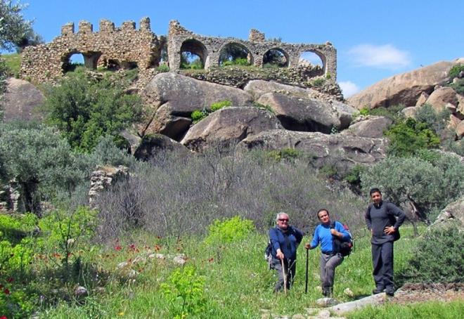 Mula Valisi Orhan Tavl bakanlnda Herakleia Latmos (Latmos Herakleia?s) Antik Kenti?nde yaplacak almalar iin ok katlml bir toplant yapld. Toplantya; Mula Valisi Orhan Tavl, Mentee Kaymakam ve Vali Yardmcs Vekili Caner Yldz, Vali Yardmcs Mehmet Suphi Olcay, Kltr ve Turizm l Mdr Dr. Zekeriya Bingl, evre ehircilik l Mdr mr zdil, Tarm ve Orman l Mdr Bar Saylak ve dier kurum amirleri katld.