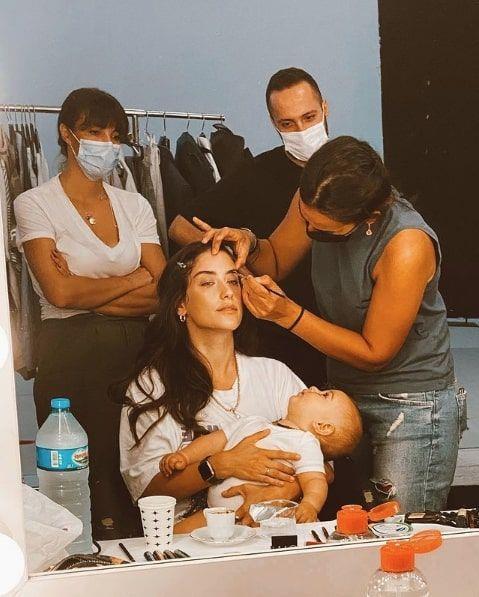 "Haberler maalesef doru. Ben ok hassas ve dikkatli biri olmama ramen btn set ok dikkatli davranmasna ramen kovid oldum.''