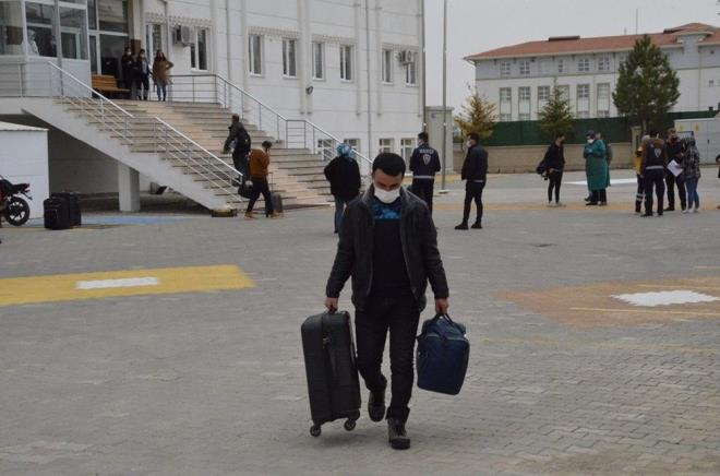 Koca, "lkemizde vakalarn yaklak yzde 40' stanbul'da. stanbul'un durumu lkemizin durumunu belirliyor. stanbul'u koruyabilirsek lkemizi de koruyabileceiz." uyars yapt.