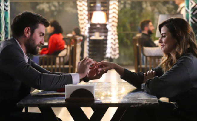 Bu ard arda gelen gelimelerden sonra dizinin tm ekibi karantinaya alnd. Sete ara verildi. nmzdeki hafta yani 25 Nisan'da dizinin stok blm ekrana gelecek.