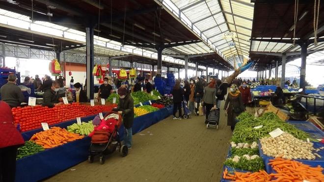 Bu tablo kentte yaayanlar endielendirirken, l Umumi Hfzsshha Kurulu toplanarak ek terbirler ald. l Umumi Hfzsshha Kurulu, iyerlerine, verilen hizmet dnda ziyaretler ve ikramlar yasaklad.    Yz yze eitim yapmaya devam eden okul ncesi eitim kurumlar ve anasnflarnn uzaktan eitime devam etmesi kararlatrld.