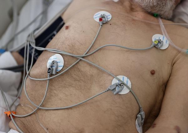 Kovid-19'la mcadele kapsamnda 'ksmi kapanma' uygulamasnn ilk haftasnn geride kaldna iaret eden Turan, kstlamalarn zerinden 10-15 gn gemesiyle vakalarn azalmaya balamasn ngrdklerini syledi.