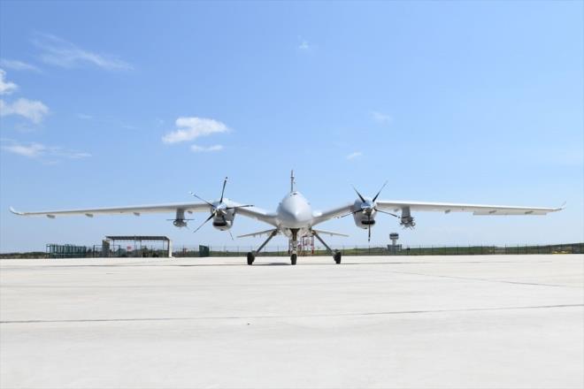 Baykar'dan yaplan aklamaya gre, Savunma Sanayii Bakanl (SSB) liderliinde yrtlen proje kapsamnda, Baykar tarafndan yerli ve milli imkanlarla gelitirilen Bayraktar Aknc THA ilk at testini baaryla tamamlad.