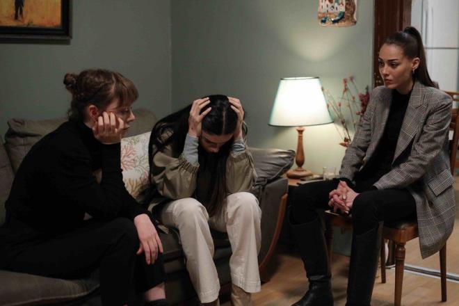 Perembe akamlar yaynlanan Show TV dizisi Alev Alev'den gelen haberler kt. Her hafta giderek den reytingler sonucu kanal final karar ald. 2. sezonda da devam etme umudu olan dizi maalesef 28. blm ile erken final yapacak.