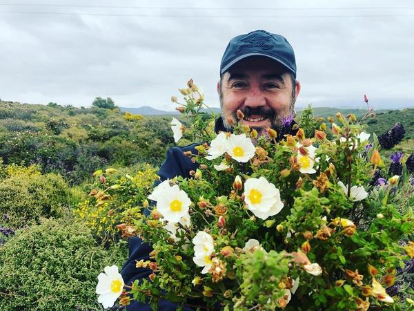 Olanlar Oldu filminde cast srecinde yaad any da paylaan Ata Demirer ?'Bir laf vardr; senaryoyu senarist yazar, cast Allah yapar, baz eyler biraz ans oluyor. "Olanlar Oldu''daki Tuvana Trkay annemin cast." ifadelerini kulland.