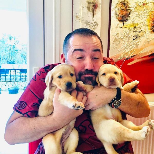 Yaamyla ilgili Demirer "Bir gn Karaky'e yry yapmak, sevdiim balkdan balk almak, bazen denizde olmak, teknede olmak, dal yapmak, kpeimle oynamak, ku yetitirmek, seyahat etmek bunlar yetiyor bana.. nsan seviyorum, eve insan gelsin gitsin. Ve salk...'' dedi.